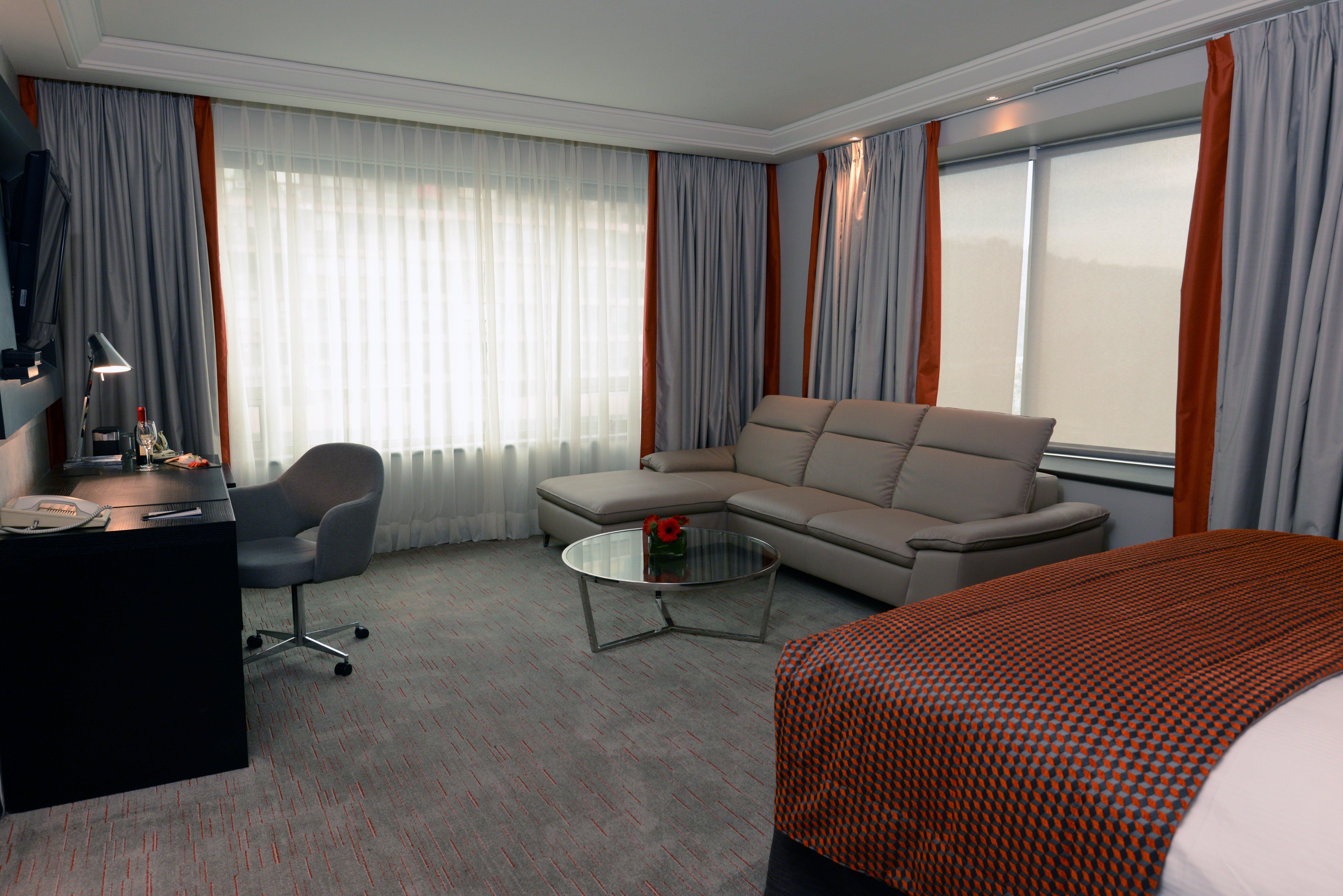 อินเตอร์คอนติเนนตัล ซานติอาโก Hotel ภายนอก รูปภาพ