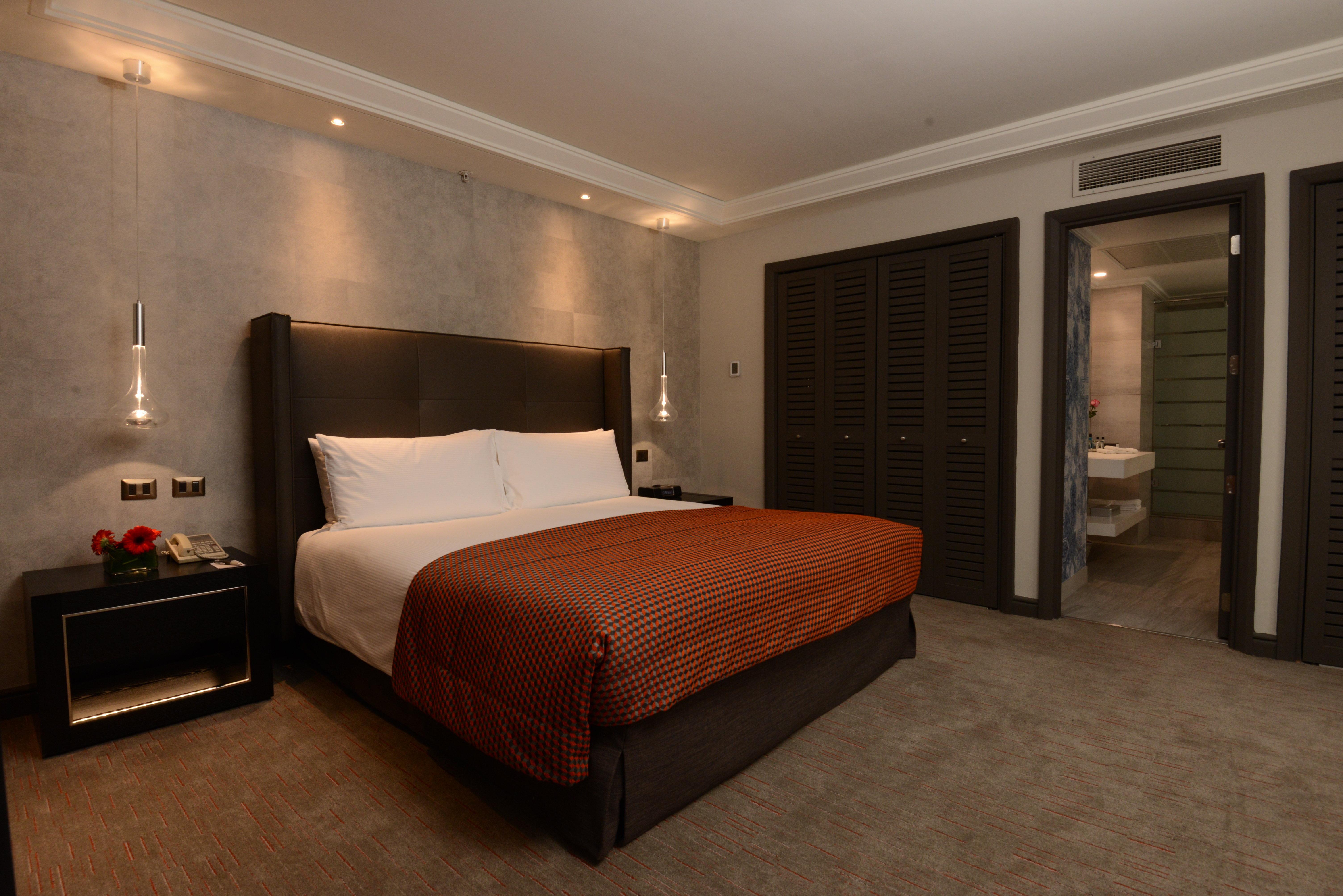 อินเตอร์คอนติเนนตัล ซานติอาโก Hotel ภายนอก รูปภาพ