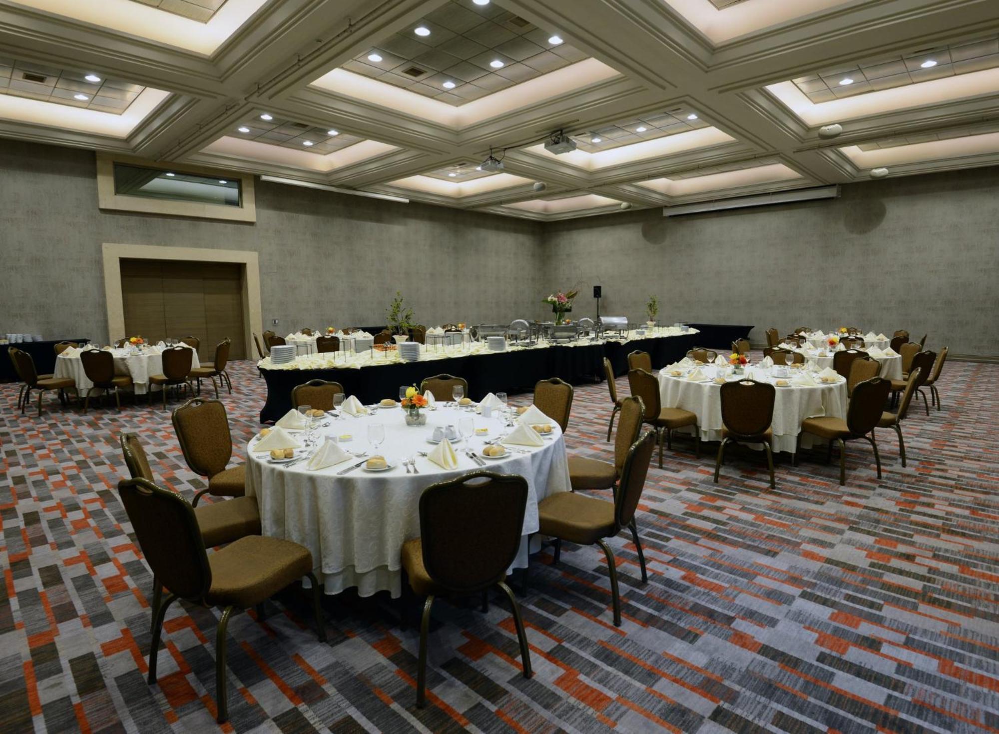 อินเตอร์คอนติเนนตัล ซานติอาโก Hotel ภายนอก รูปภาพ